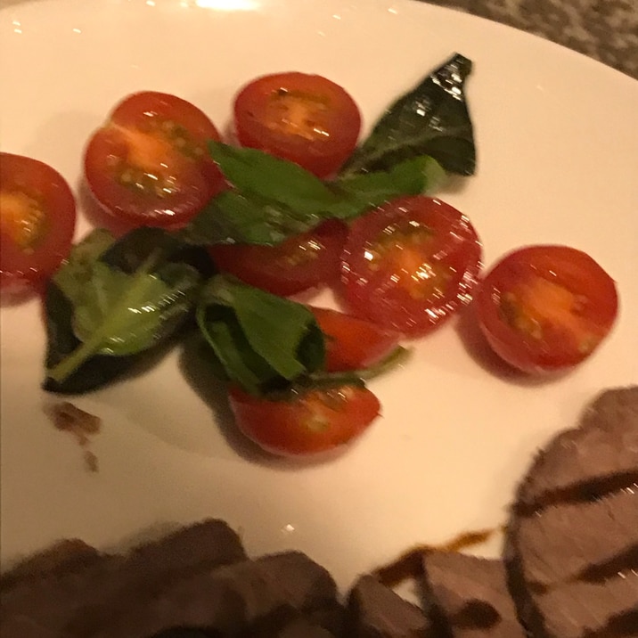 スイートバジルとトマトのマリネ レシピ 作り方 By 料理人のたまご 豆しば 楽天レシピ スイートバジルとトマトのマリネ レシピ 作り方 By 料理人のたまご 豆しば 楽天レシピ